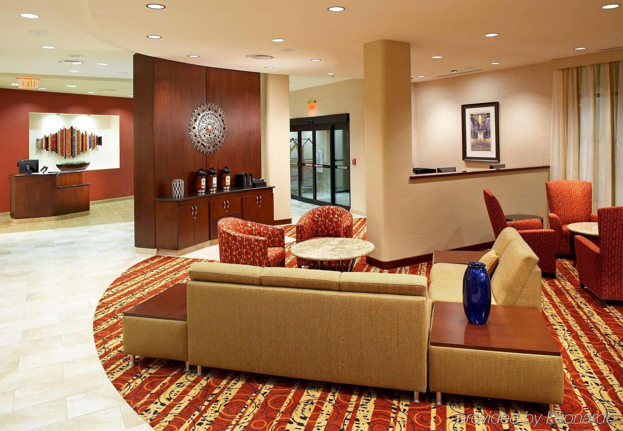 Courtyard Hamilton Hotel Exterior photo